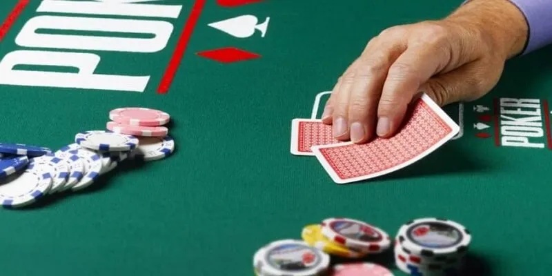 Luật chơi cơ bản trong game bài Poker phổ biến
